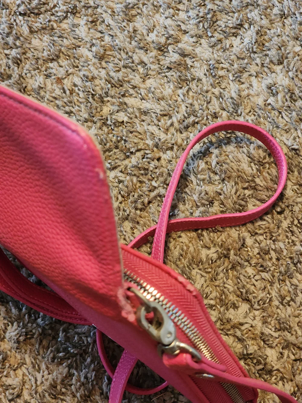 thirty-one Pebbled Hot Pink Crossbody Wallet